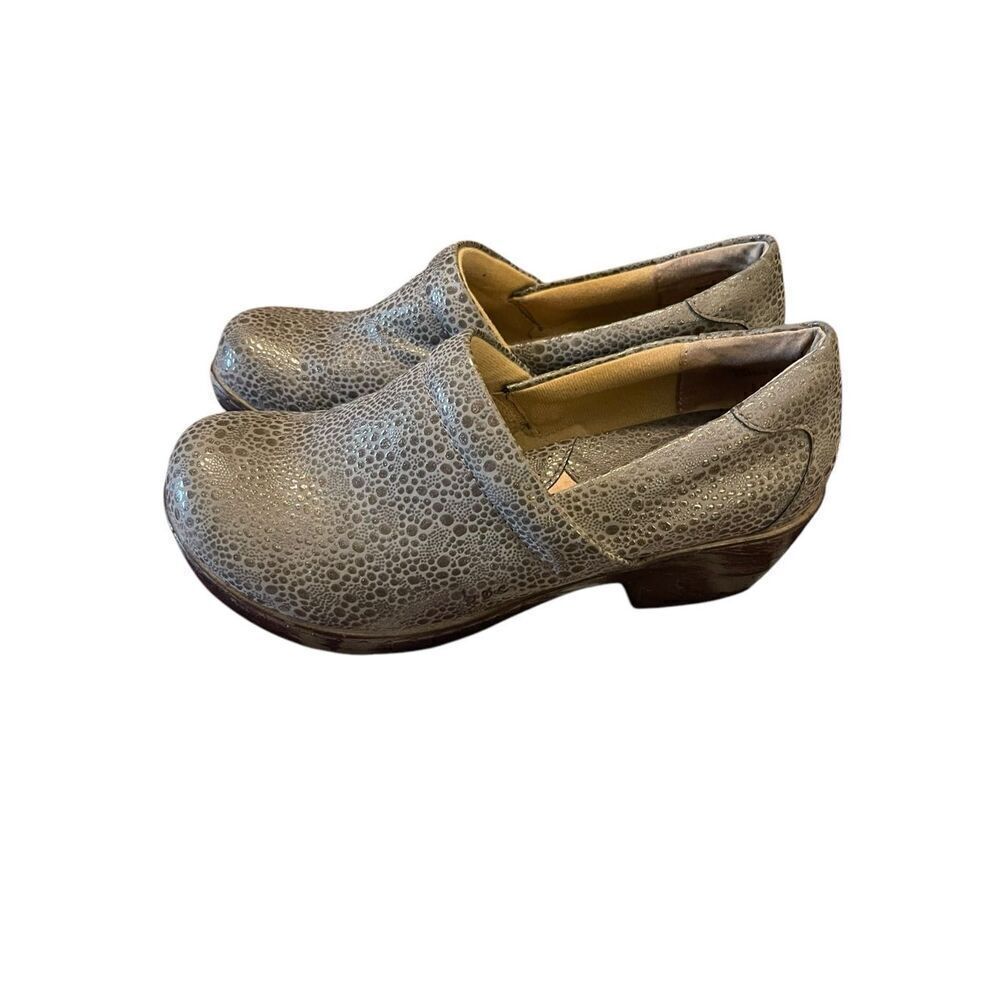 BOC Womens Grey Brown Born Peggy Pebbled Faux Leather Slip On Wedge Clog Size 8M